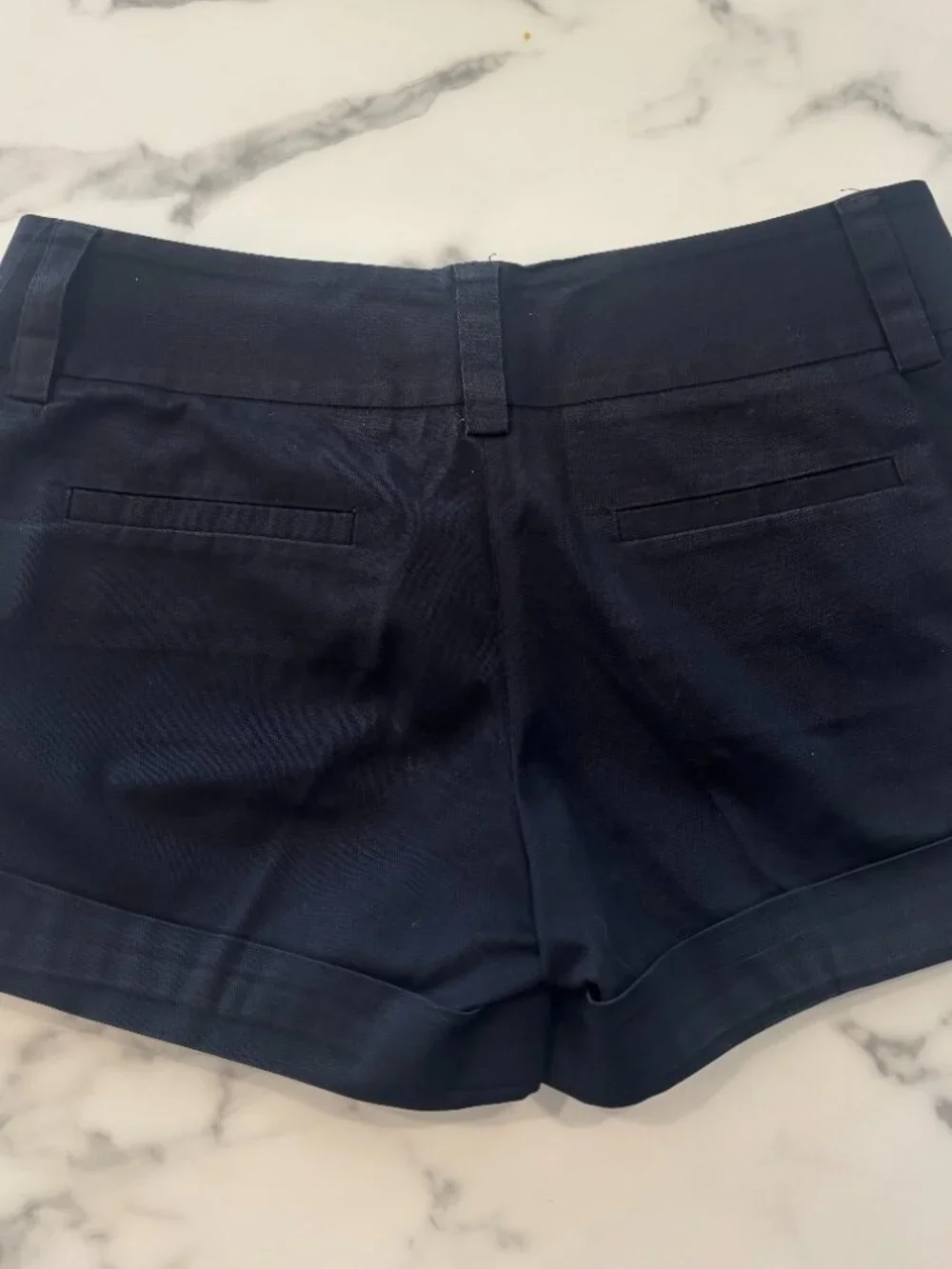 Alice + Olivia Black Tailored Cuffed Shorts Size 2 Low Rise Lined